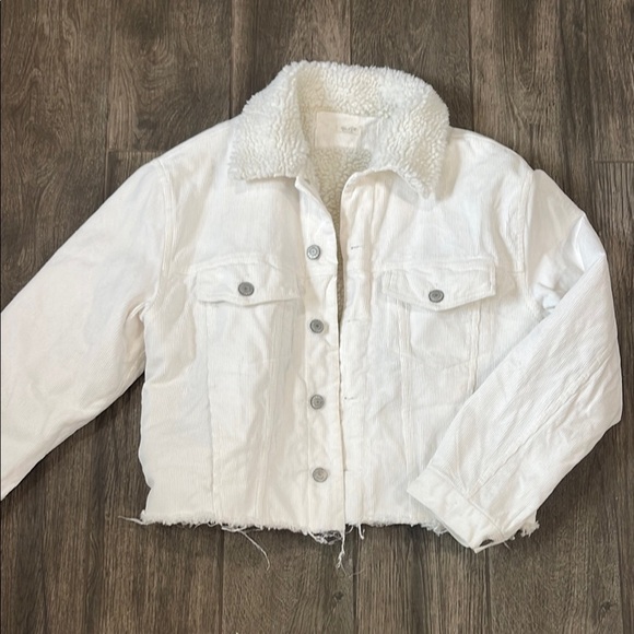 Brandy Melville Jackets & Blazers - John Galt Brandy Melville Cream Sherpa-Lined Raw edge Jacket